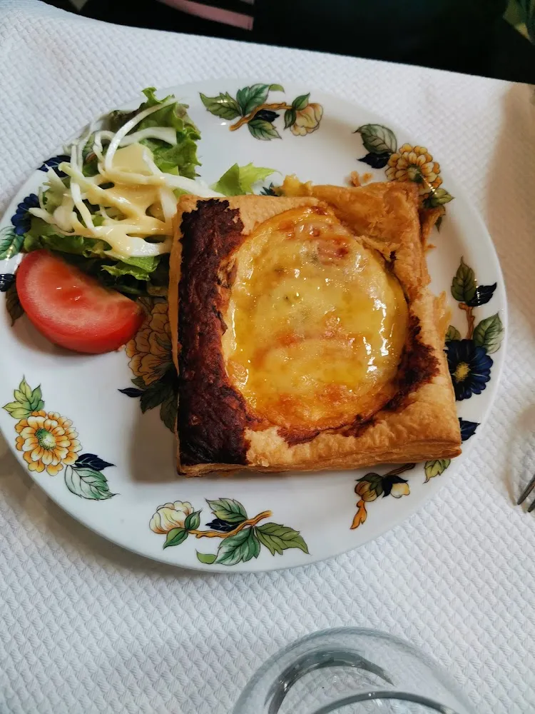 Feuilleté Au Cantal